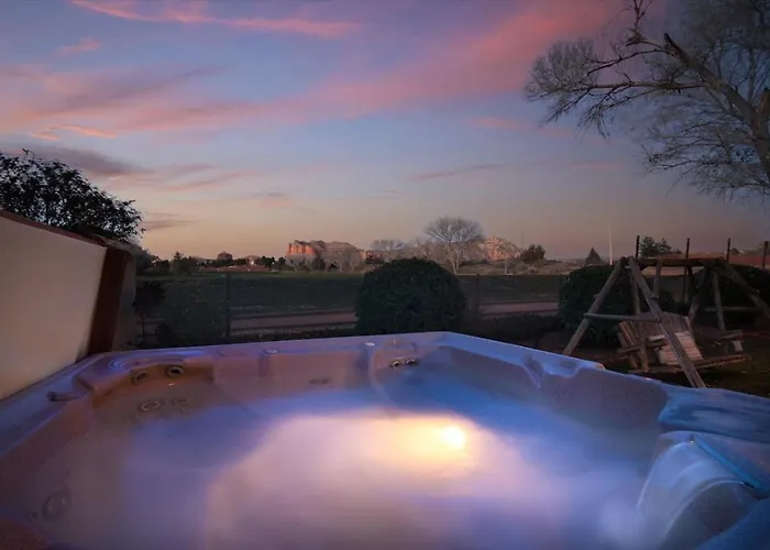 Apartment King With Shared Hot Tub - Breakfast Included *