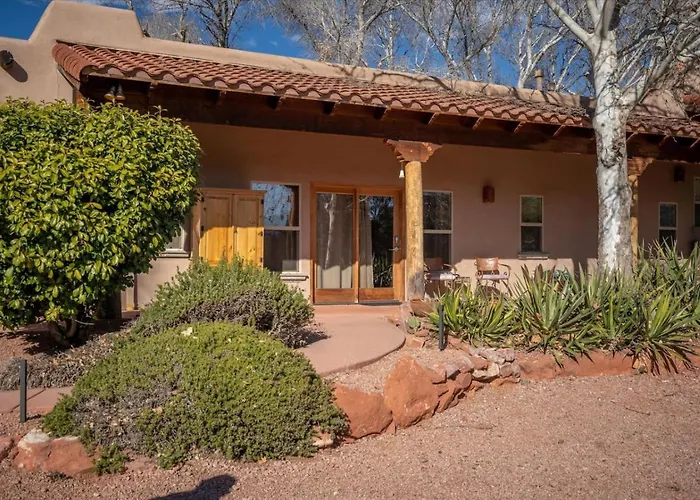 King With Shared Hot Tub - Breakfast Included Apartment