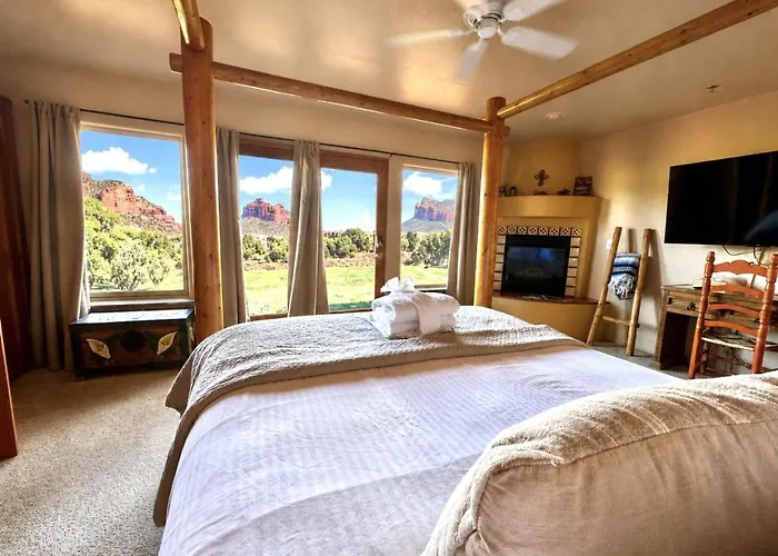 King With Shared Hot Tub - Breakfast Included Apartment