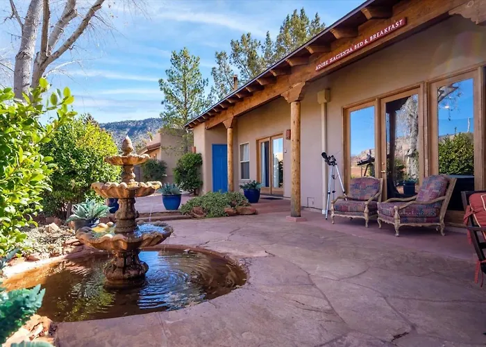 King With Shared Hot Tub - Breakfast Included