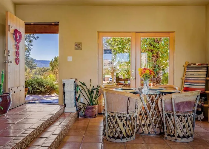 King With Shared Hot Tub - Breakfast Included Apartment *