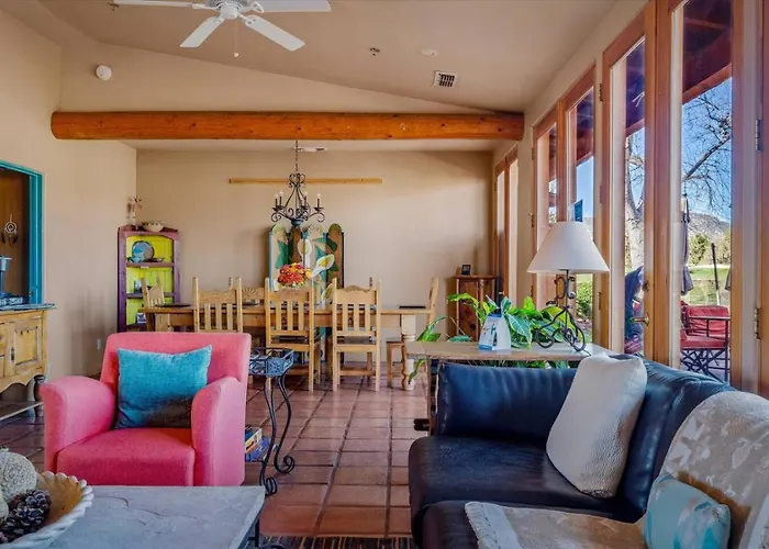 King With Shared Hot Tub - Breakfast Included Apartment